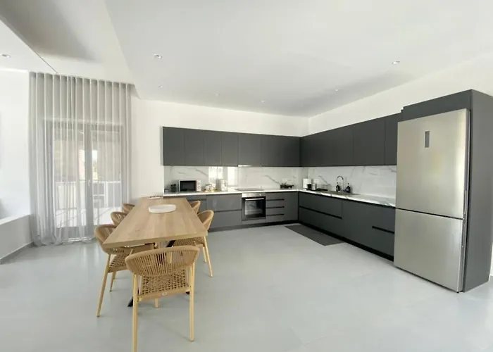 Gbr 1 - Golden Residences